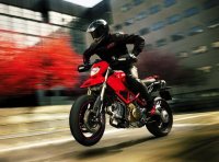 Мотоцикл Ducati Hypermotard 1100 (супермотард)